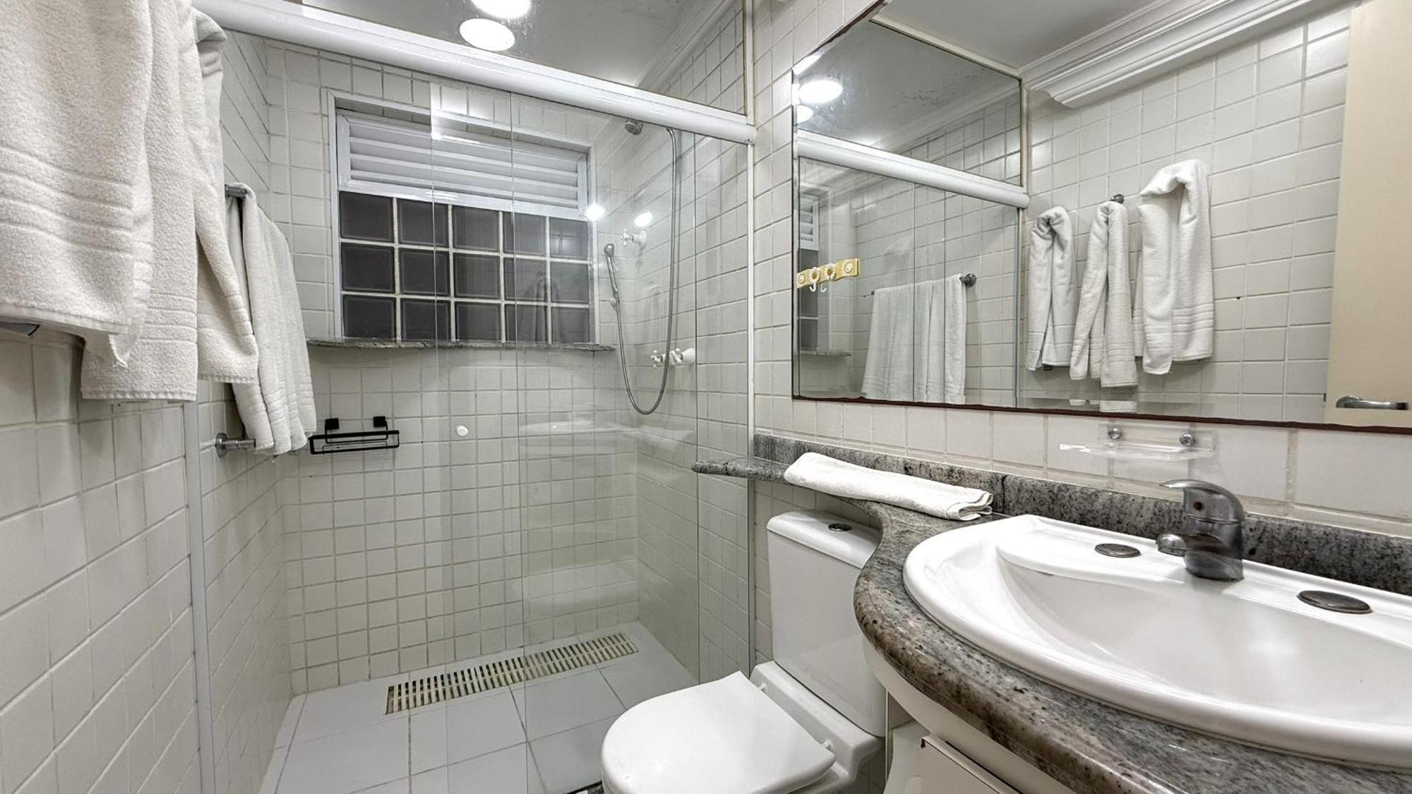 Flat A 1 Quadra Da Praia Das Pitangueiras - Ar Condicionado - 6 Pessoas Guarujá Kültér fotó